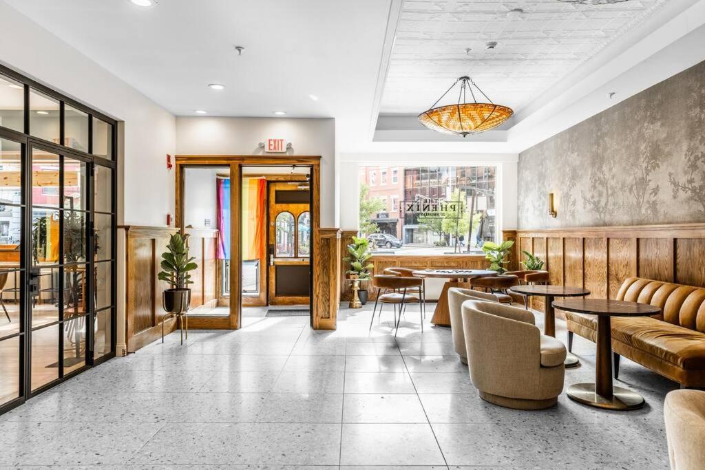 The Phenix Historic Dtwn Hotel, King Bed #300 Apartamento Bangor